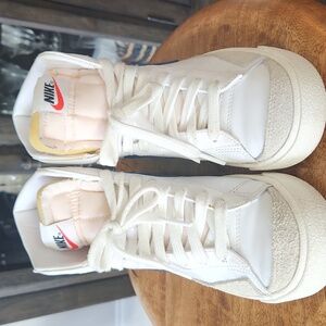 Nike Women's White and Blue Sneakers